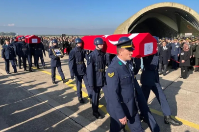 Bursalı şehitler Yenişehir Havalimanı'na getirildi