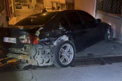 Bursa'da 'dur' ihtarına uymadı, 3 araca ve duvara çarptı