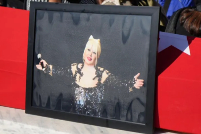 Ünlü sanatçı Muazzez Abacı son yolculuğuna uğurlandı