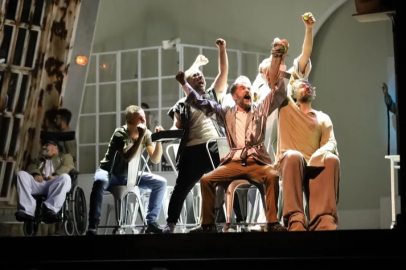 Şehir Tiyatrosu perdelerini öğretmenler için ücretsiz açıyor