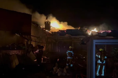 Bursa'da kafede çıkan yangın işletmeyi küle çevirdi