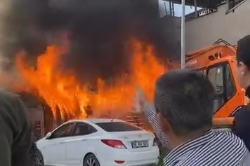 Bursa'da baraka yangını paniğe neden oldu