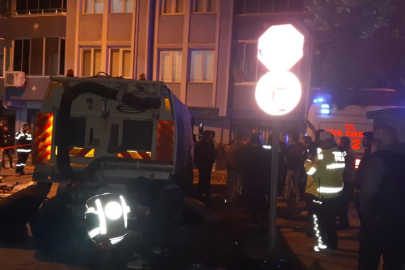 Bursa'da çöp kamyonu geri gelirken yaşlı adamı ezdi