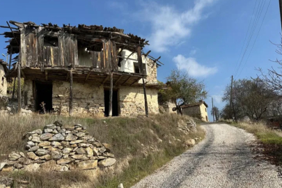 Bursa'da 450 yıllık köy hayalet köye dönüştü..