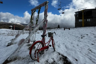 Uludağ sabah saatlerinde beyaza büründü