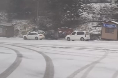 Uludağ'da kar yağışı etkisini gösterdi