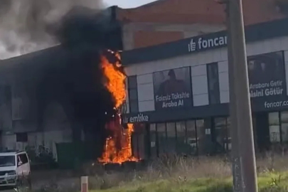 Bursa’da elektrik panosundan çıkan yangın işyerine sıçradı