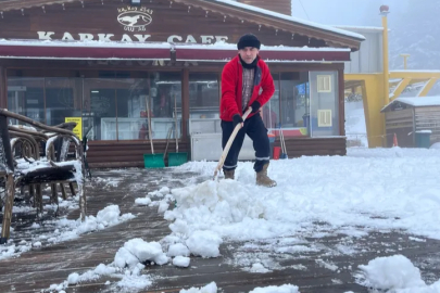 Uludağ'da kar kalınlığı 10 santimetreye yaklaştı