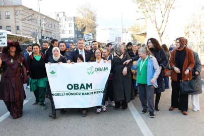 Osmangazi’de engelli bireyler farkındalık için yürüdü