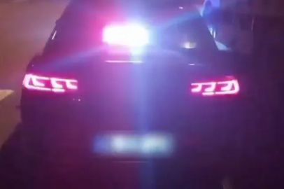 Bursa'da çakarlı otomobil jandarmadan kaçamadı