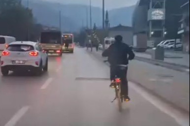 Bursa'da trafikte tehlikeli anlar