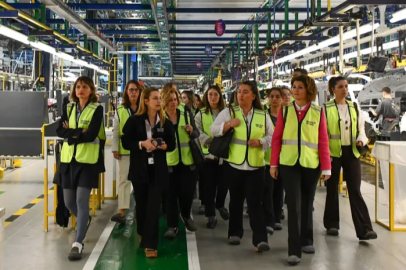 Kadının Güçlenmesi Bursa Platformu üyeleri, Oyak Renault'da buluştu