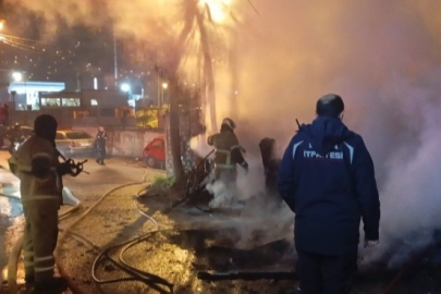 Osmangazi'de gece saatlerinde yangın paniği: 1 yaralı