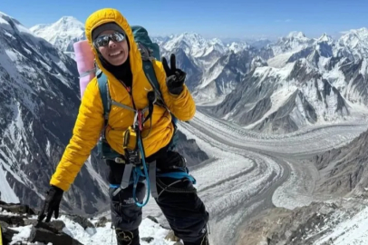 Dünyanın en yüksek 2.dağına tırmanıp tarihe geçen Türk kadın dağcı o anları anlattı