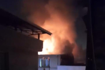 Bursa'da çatı yangını mahalleyi ayağa kaldırdı