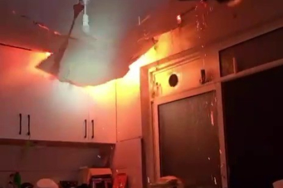 Bursa'da yangında tavan çöktü, itfaiye ekipleri ölümden döndü