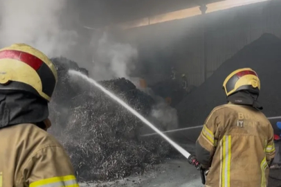 Bursa'da geri dönüşüm fabrikasında yangın paniği