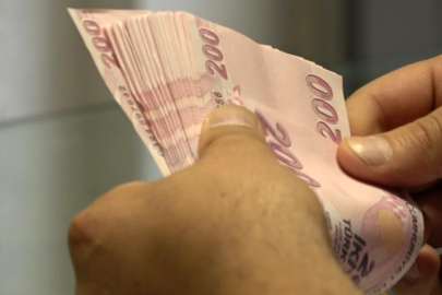 Emeklilerin Aralık ayı "pazar desteği" ödemeleri hesaplara yattı