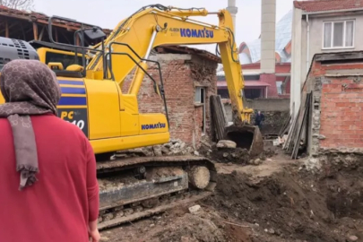 Bursa'da temel için kazılan yerden mezar kalıntısı çıktı