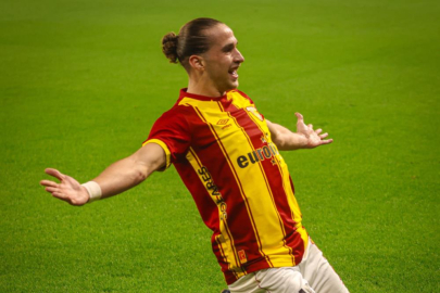 Göztepe'de Arda ve Dennis yakın markajda