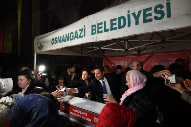 Başkan Aydın'dan Kandil Simidi ikramı