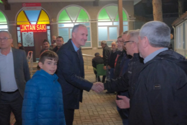 İnegöl'de Regaip Kandili'nde helva ikramı