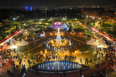 Yeni yıl coşkusu, ‘Bursa Yeni Yıl Meydanı’nda yaşanıyor