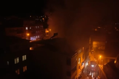 Bursa'da apartmanın deposunda çıkan yangın paniğe neden oldu