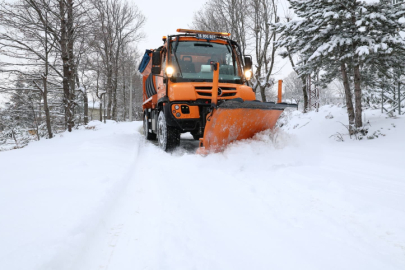 Osmangazi’de karla kapanan yollara anında müdahale