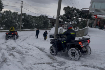 Bursa yeni yılın ilk günü beyazlara büründü...İşe ATV araçları ile gittiler