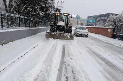 Nilüfer’de kar yağışına karşı kesintisiz mesai
