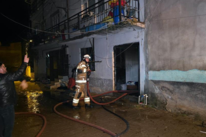 Bursa'da 2 katlı evde çıkan yangın korkuttu