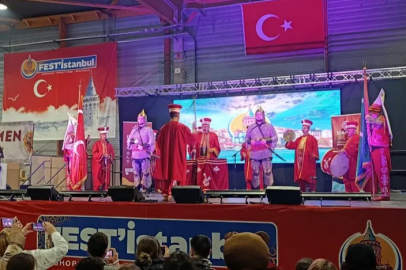 Bursa Mehter takımı Paris'te sahne aldı