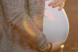 Doğum izni süresi 24 haftaya çıkıyor