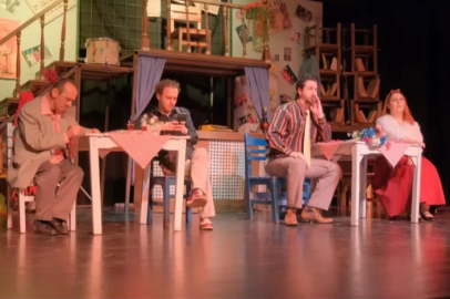 İnegöl’de tiyatro festivali coşkusu sürüyor