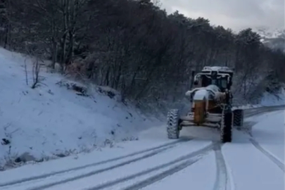 Karla kaplı yollar Büyükşehir’le açılıyor