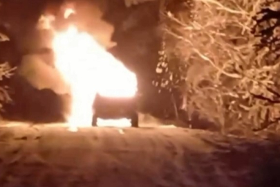 Bursa'da alev alev yanan cip hurdaya döndü