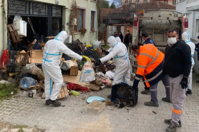 Görükle’de iki katlı çöp ev temizlendi