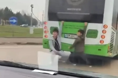 Bursa'da tehlikeli yolculuk kamerada