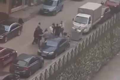 Bursa’da yol ortasında kavga trafiği kilitledi