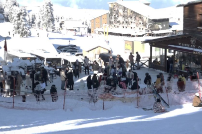 Uludağ'da sömestr ve hafta sonu yoğunluğu birleşti