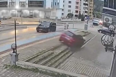 Bursa'da fren yerine gaza bastı: Dükkânın önüne uçtu