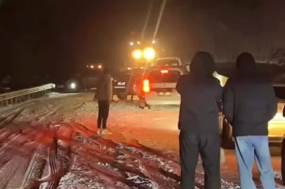 Oylat Kaplıcaları'nda 20 araç yolda mahsur kaldı