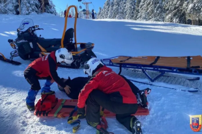 Uludağ'da mahsur kalan vatandaşlara JAK timi müdahale etti