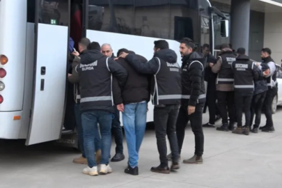 Bursa'da molotoflu saldırı kamerada