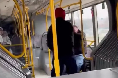 Bursa'da otobüsün içinde tekme tokat darp etti