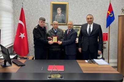 İnegöllü çiftçi mal varlığını jandarmaya bağışladı