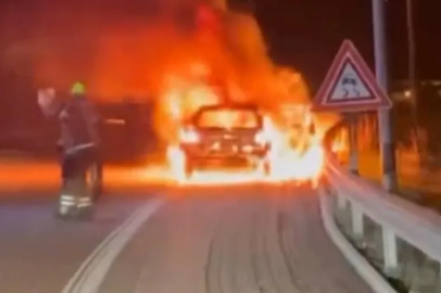 Bursa'da seyir halindeki otomobil alev topuna döndü