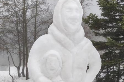 Uludağ’da kardan heykel sanat eserini aratmadı