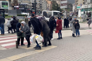 Bursa'da kuvvetli rüzgâr etkisini artırdı